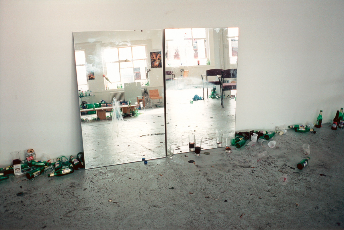 Wolfgang Tillmans, after party (c), 2002; courtesy the artist, David Zwirner, New York / Hong Kong, Galerie Buchholz, Berlin / Cologne, Maureen Paley, London